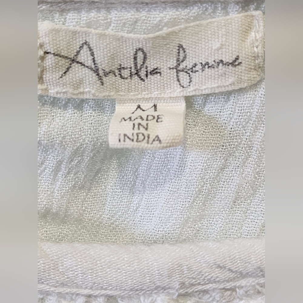 ANTILIA FEMME | Elegant White Lace Women's Top | Medium - Picture 3 of 6
